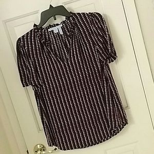 EUC Draper James size 8 top, Navy with hearts!